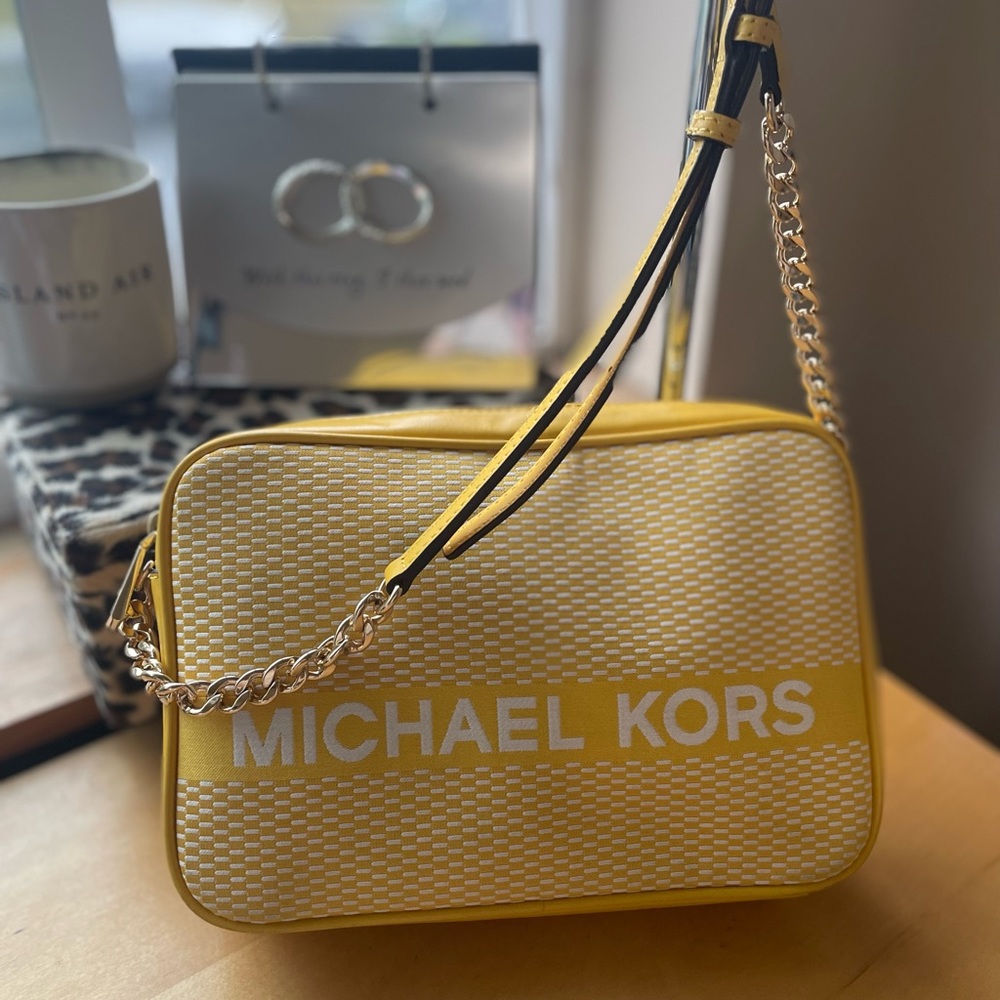 Michael Kors Crossbody in Yellow and White